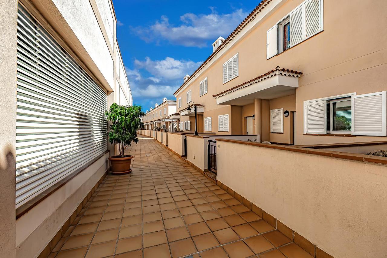 Spacious Ocean View Family Townhouse Пуэрто-де-Сантьяго Экстерьер фото