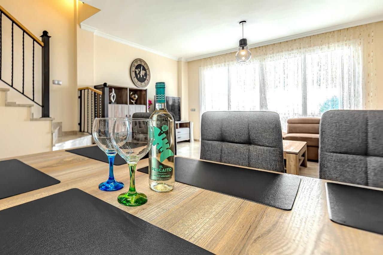 Spacious Ocean View Family Townhouse Пуэрто-де-Сантьяго Экстерьер фото